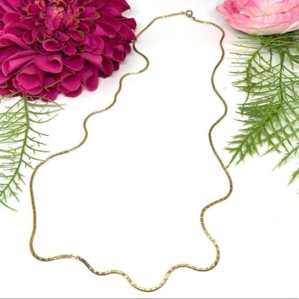 Vintage Gold Wavy Chain Necklace